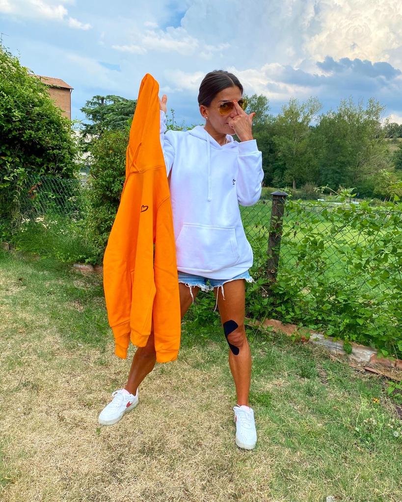 Felpa con cappuccio linea MADE WITH LOVE col. Bianca - immagine 2