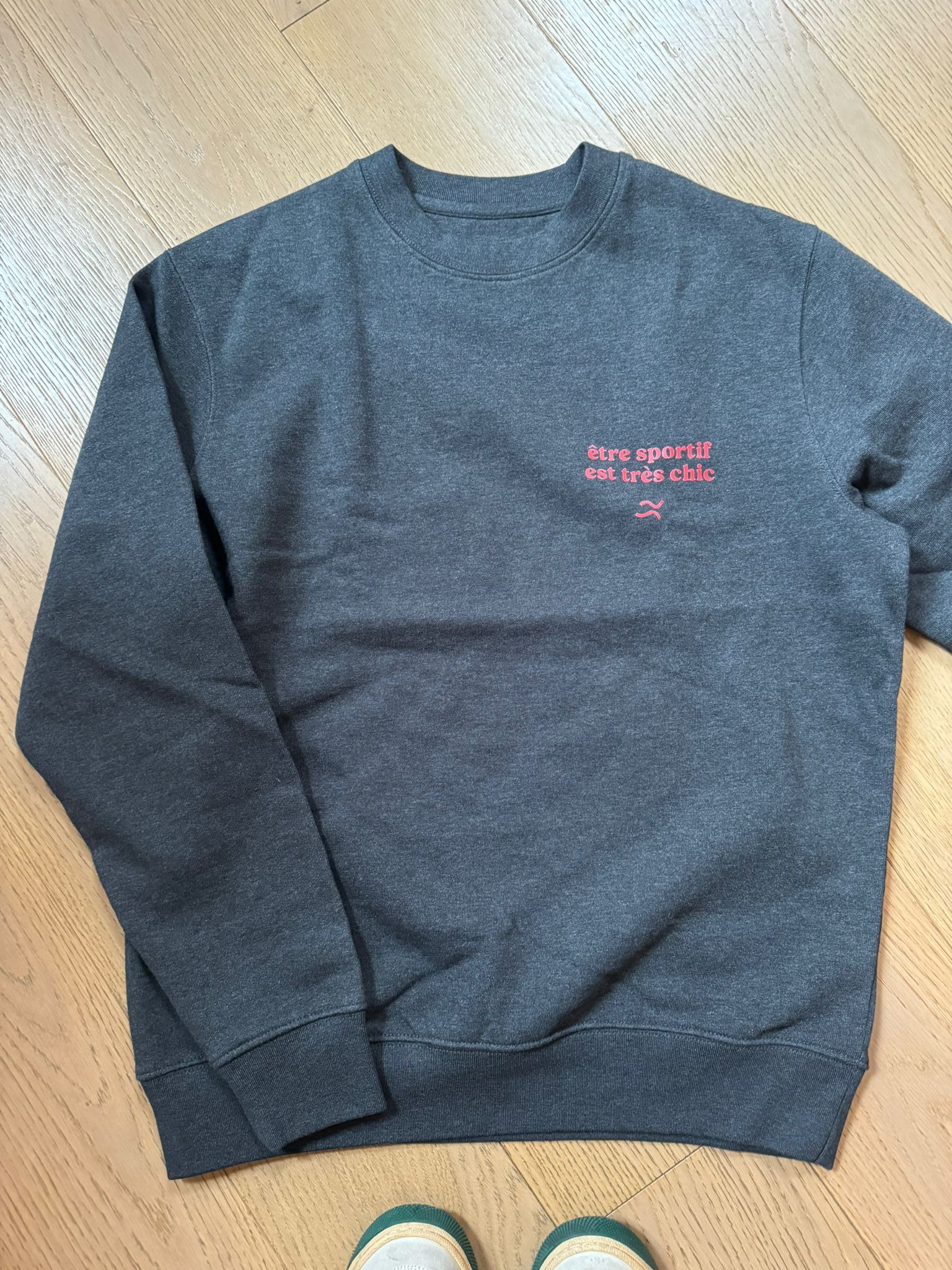 Felpa linea "ÊTRE SPORTIF EST TRÈS CHIC" col. Grigio - immagine 11