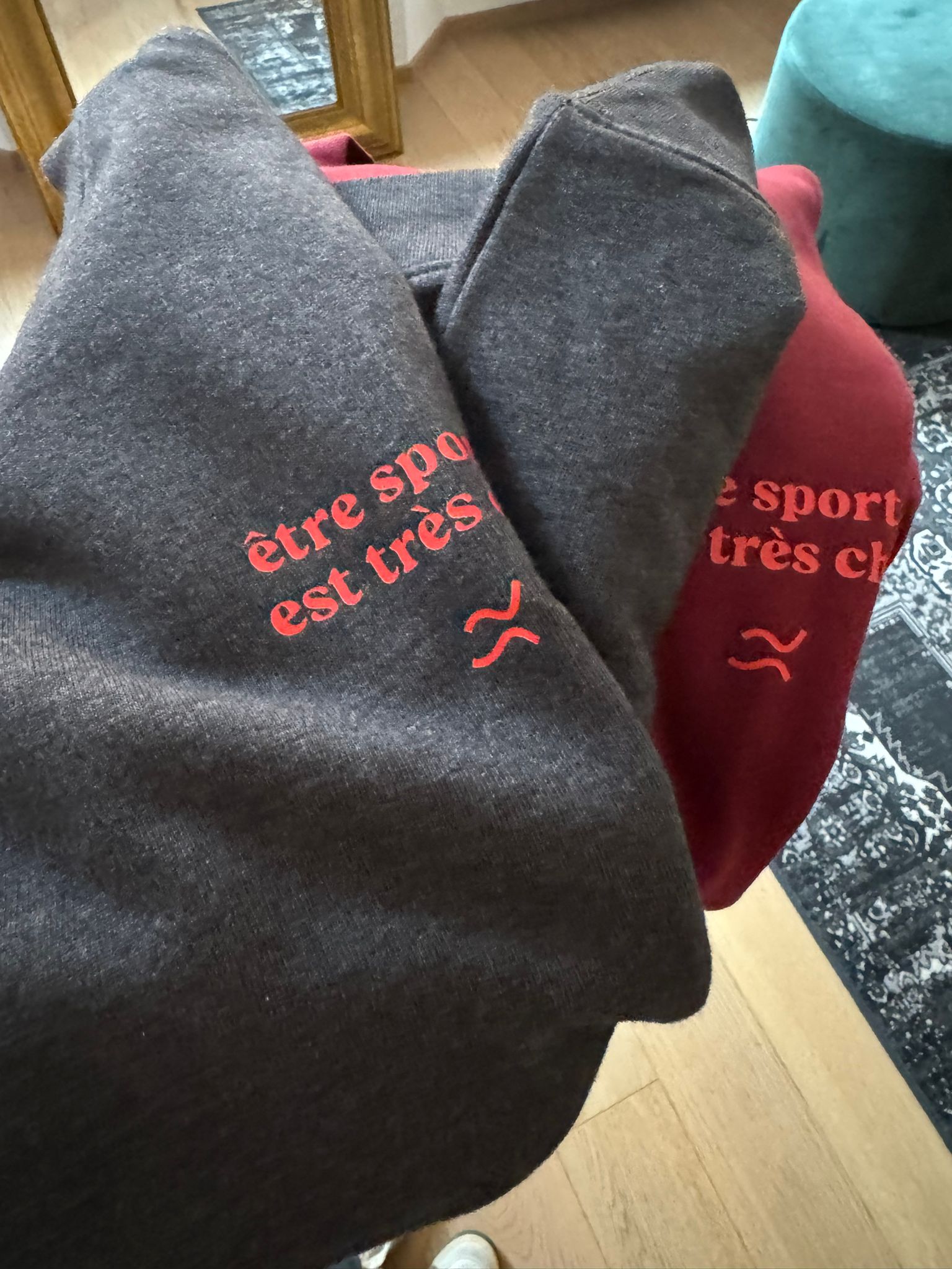 Felpa linea "ÊTRE SPORTIF EST TRÈS CHIC" col. Grigio - immagine 12