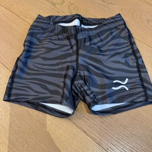 SHORTS ADERENTI linea ZEBRATA col. Antracite